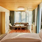 Seehoernle & 3*