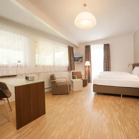 Seehoernle & 3*
